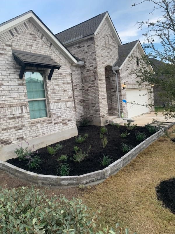 Stone Bed Borders in Pflugerville