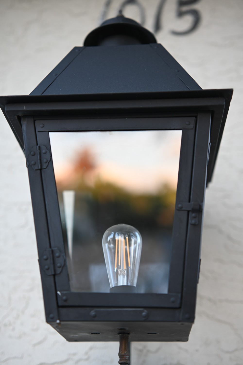 It’s the small details that make a big difference. From light fixtures to glass surfaces, we help keep every part of your home looking clean, clear, and well-maintained.