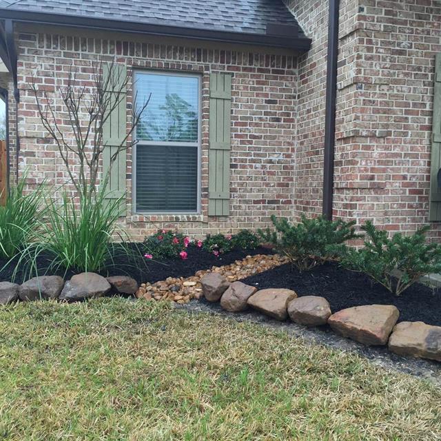 Garden Set on the side of house