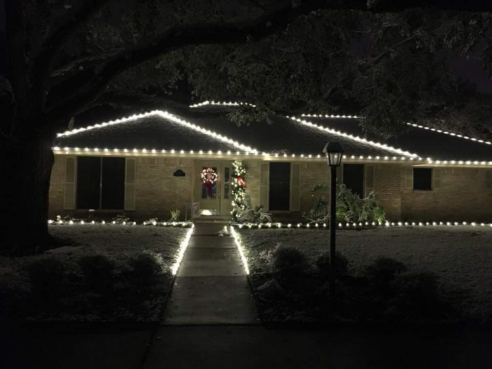 Simple Holiday Lighting