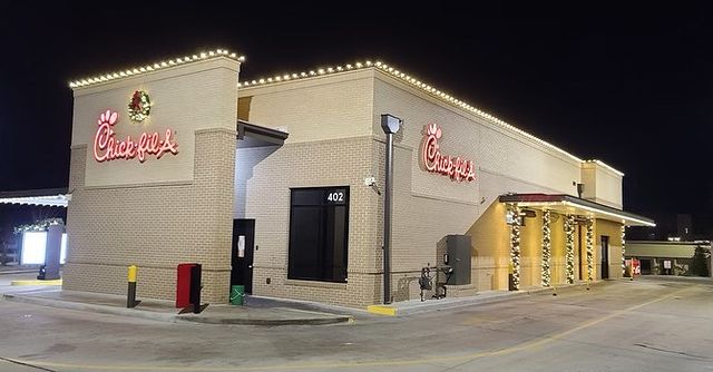 commercial holiday lighting