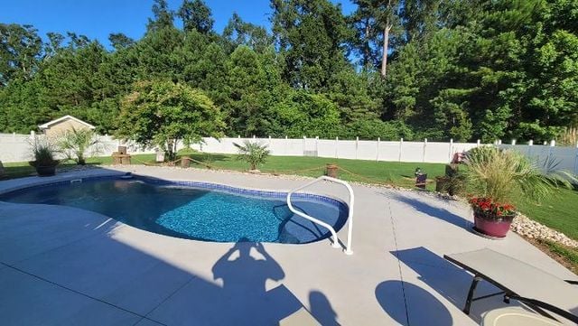 landscape design around pool