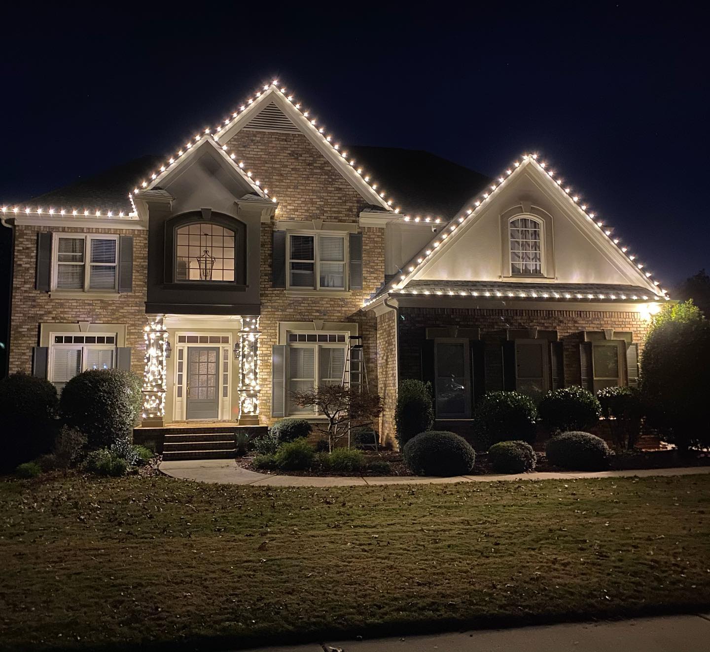 The Grounds Guys of Peachtree City Holiday Lighting