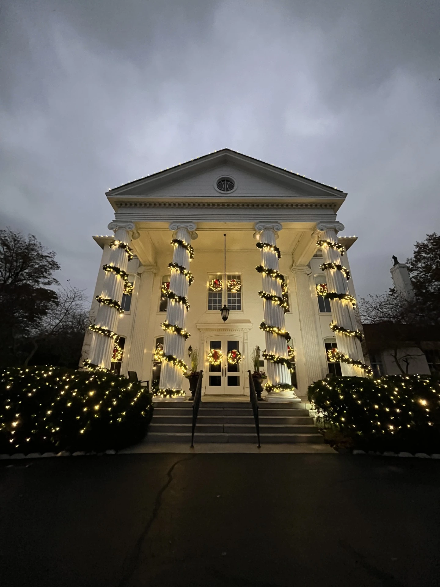 commercial christmas lighting
