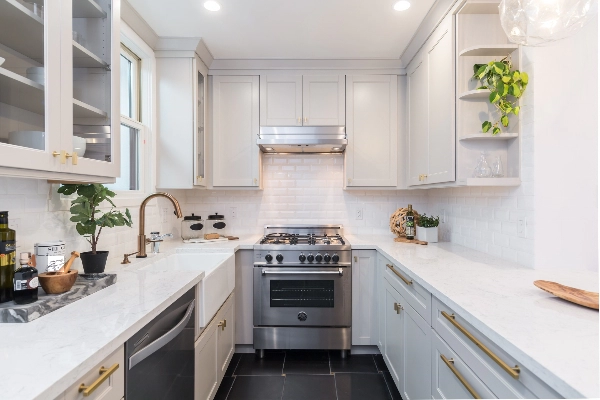 Clean modern white kitchen.